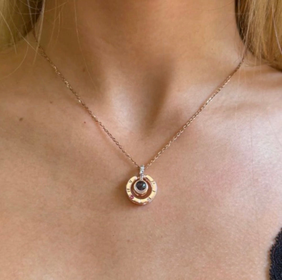 Joyero de Gala "Amor Eterno" + Collar Proyección 100 Idiomas.