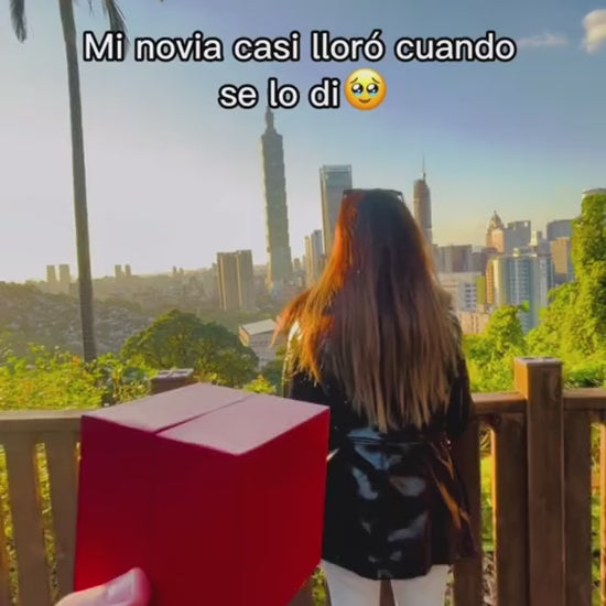 Joyero de Gala "Amor Eterno" + Collar Proyección 100 Idiomas.