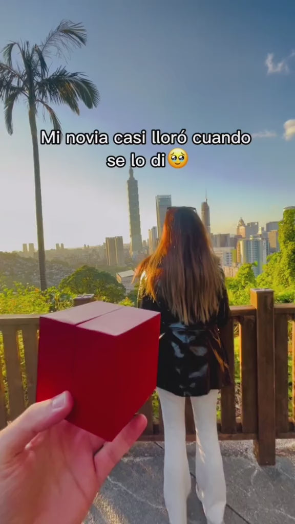 Joyero de Gala "Amor Eterno" + Collar Proyección 100 Idiomas.